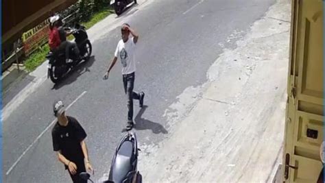 Viral Aksi Bandit Pencurian Motor Terekam Cctv Di Jalan Tanah Jawa