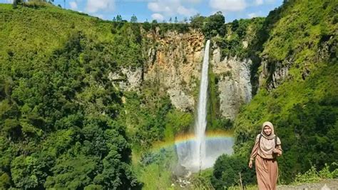 air terjun sipiso piso keindahan alam ikonik  danau toba