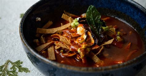 Un Brunch con Franchesca Cómo hacer Sopa de tortilla fácil y rápido