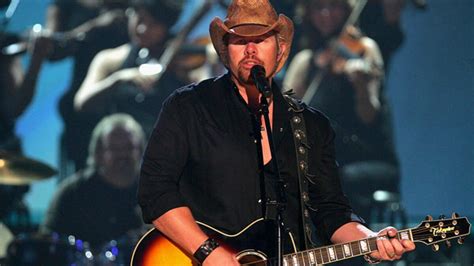 Toby Keith Launches ‘furniture Store Guitar Sessions After Midnite