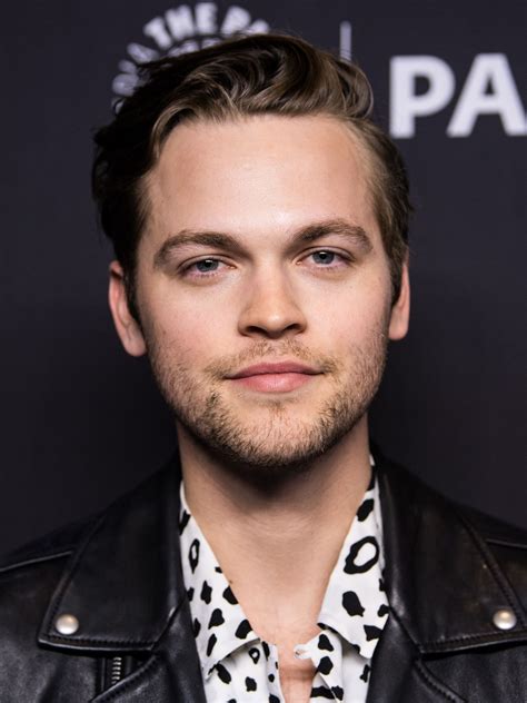 Filmes E Programas De Tv De Alexander Calvert - Confira as 38 fotos de Alexander Calvert. Veja seus ensaios e fotos ...