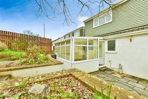 Hillside Road Saltash Pl12 3 Bedroom Semi Detached Bungalow For Sale