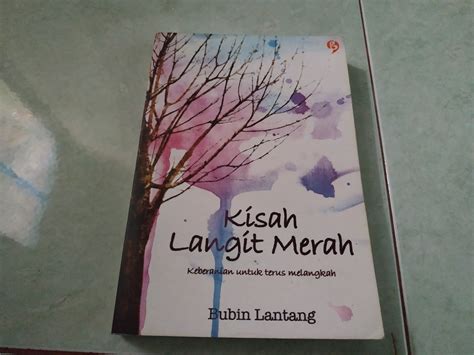 Novel Kisah Langit Merah Buku Alat Tulis Buku Di Carousell