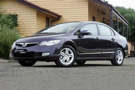 Honda Civic 4d цены отзывы характеристики Civic 4d от Honda