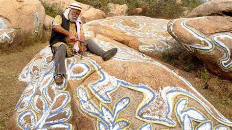 rock art | Meet Chitta Dey, the artist behind Purulia’s Ayodhya Hills ...