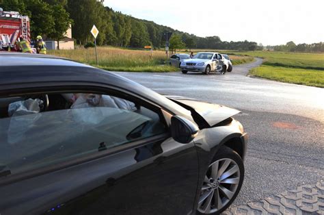 Unterneukirchen B Bei Neu Tting Komplett Wegen Unfall Gesperrt Bilder