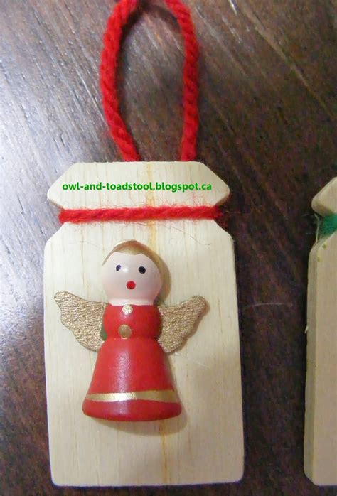 Owl & Toadstool: Christmas Crafts and Cards for Seniors