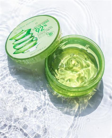 NATURE REPUBLIC ALOE VERA SOOTHING GEL 92 SOOTHING AND MOISTURE 300ML