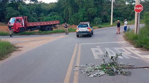 Saiba como sinalizar corretamente a presença de carros estragados ou