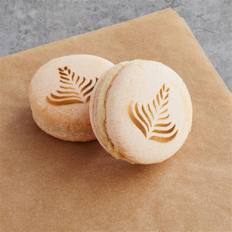 Macaron Centrale Vegan Almond Latte Macaron Case