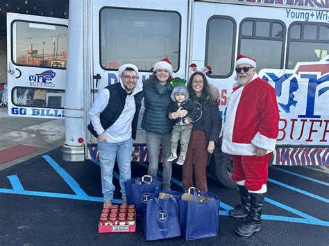 Holiday Food Drive — Aia Buffalowny