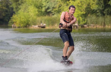 How To Choose The Best Wakeboards For Beginners Wakeboard Critic