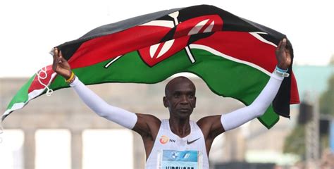 Eliud Kipchoge bate su registro y logra un nuevo récord mundial en Berín