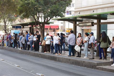 La Jornada Se Quejan Usuarios De Suspensiones Constantes Del Metrob S