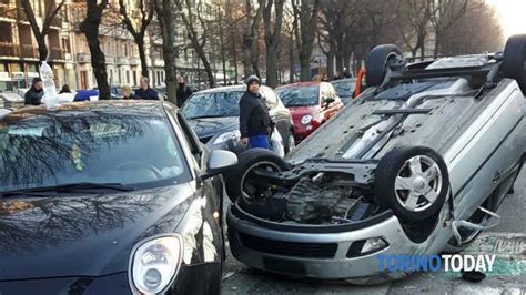 Incidente In Corso Unione Sovietica Angolo Piazzale San Gabriele Da