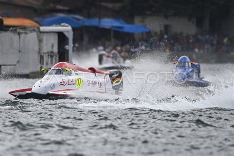 Kejuaraan Dunia F Powerboat Seri Danau Toba Antara Foto