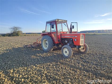 Zdjęcie traktor Ursus C 355 820975 Galeria rolnicza agrofoto