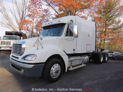 Freightliner Columbia 120 2008 Sleeper Semi Trucks