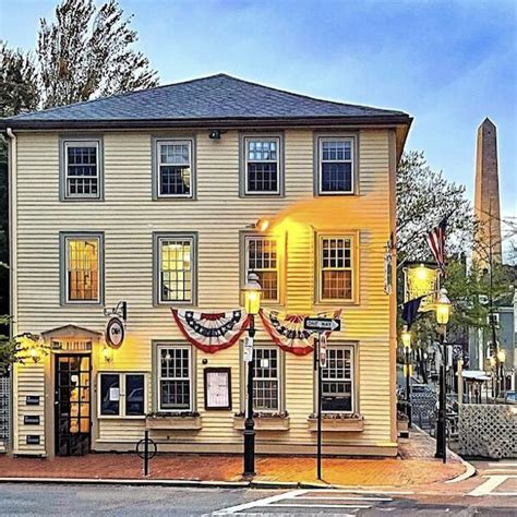 The Warren Tavern: A Historic Landmark in the Neighborhood - Caught In ...