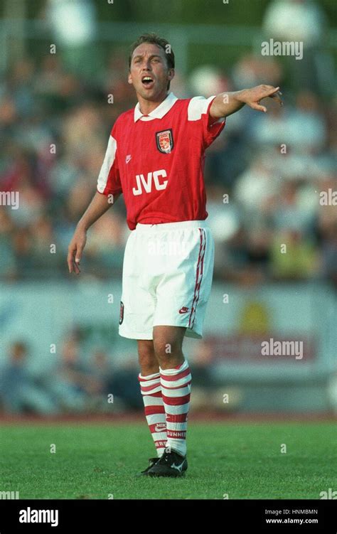 DAVID PLATT ARSENAL FC 02 August 1995 Stock Photo - Alamy