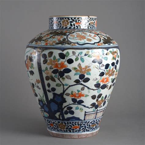 Large Japanese Imari Vase | BADA