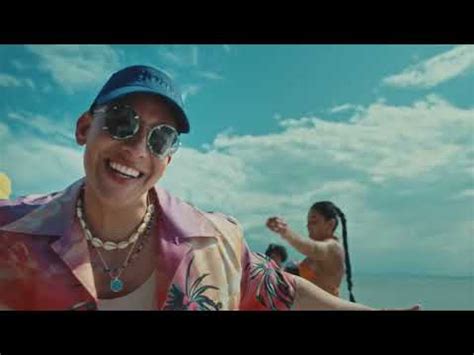 Daddy Yankee Omar Courtz BEACHY Video Oficial YouTube