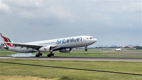 Kumpulan Pesawat Landing Di Runway Bandara Internasional Soekarno