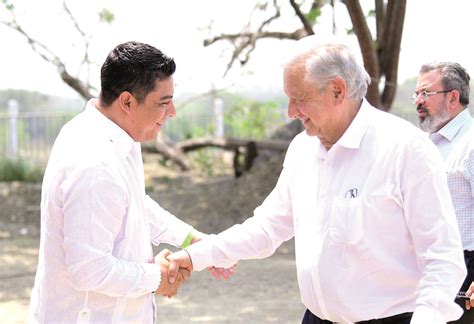 AMLO Y Gallardo Supervisan Avances De La Carretera Valles Tamazunchale