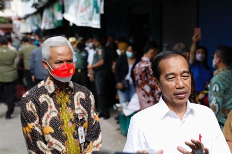 Cegah Inflasi Ganjar Dampingi Jokowi Cek Harga Bahan Pokok Di Pasar