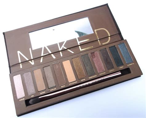 Resenha Naked Réplica Carol Kyoko