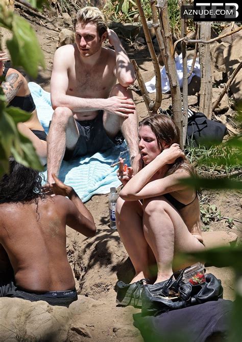 Julia Fox Sexy Seen Flaunting Her Hot Bikini Body Bathing In Mud At The