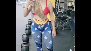 Coroa Do Rabo Grande E A Calcinha Marcando XVIDEOS