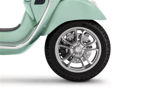 Vespa Gts 300 Hpe ราคา สเปค ออโตเมติกคลาสสิกแบบผู้ดี