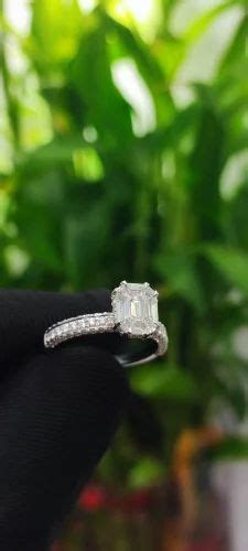 Women's Real Diamond Ring at best price in Nagpur | ID: 2852949286288