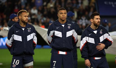 Sem Messi Neymar e Mbappé PSG entra em campo pela Copa da França