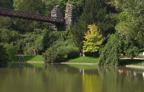 Parc Des Buttes Chaumont Paris Je T Aime Office De Tourisme