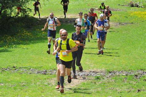 Les Gendarmes Et Les Voleurs De Temps Brigands L Affut Du