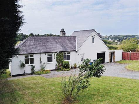 Grey Cottage In Pentraeth Anglesey