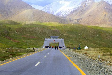 Pakistan China Khunjerab Border Is Being Closed For Four Months The