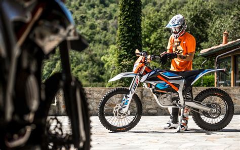 Motorrad Vergleich KTM Freeride E XC 2020 Vs KTM 250 EXC F 2021