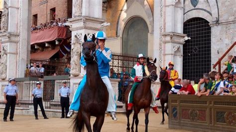 Palio Di Siena Agosto Orario Tv Dove Vederla Le Contrade In