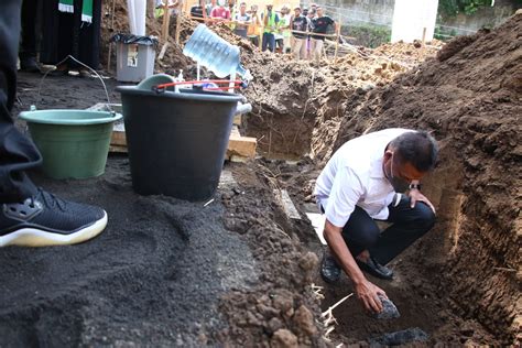 Gubernur Olly Letakkan Batu Pertama Pembangunan Gedung Fakultas Seni