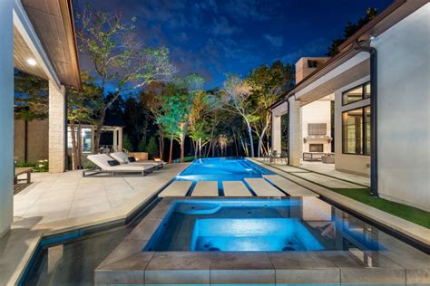 3 Oaks Modern Infinity Edge Pool And Spa Contemporary Pool Dallas