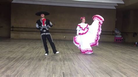 Learning To Dance El Jarabe Tapat O In Mexico Youtube