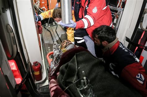 Hatay Da Depremin Inci Saatinde Enkazdan Kurtar Ld