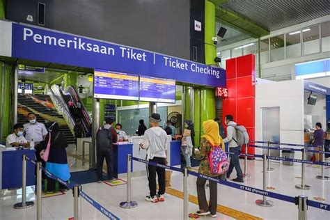 Cara Membeli Tiket Kereta Api Go Show Di Loket Stasiun Dan Aplikasi Kai