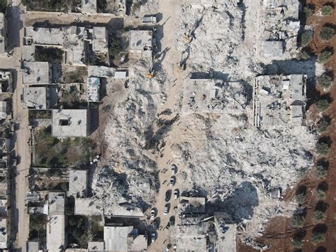 Premium Photo Drone Shot Shows An Earthquake Syria And Turkey Leaving Tens Of Thousands Dead