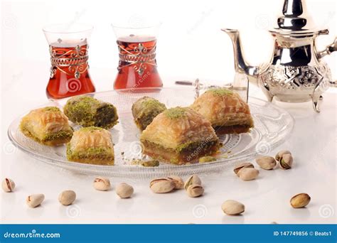 Plats Du Moyen Orient Ou Arabes Baklava Turque De Dessert Avec La