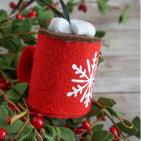 This Hot Cocoa Ornament Cricut Craft Is A Fun Christmas Craft