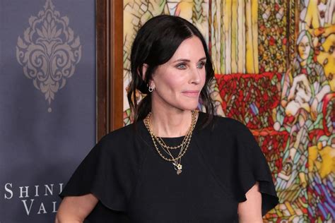 Reacția lui Courteney Cox după moartea lui Matthew Perry Colega din